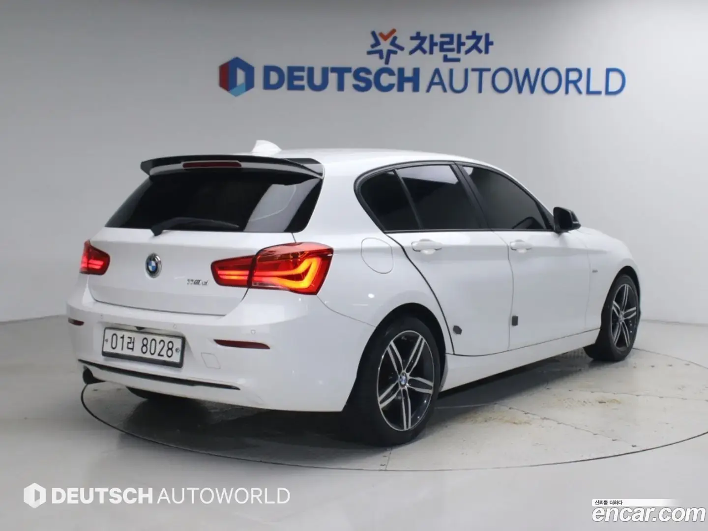 Main__Slider__Photo:1-Series BMW 2017.4-1