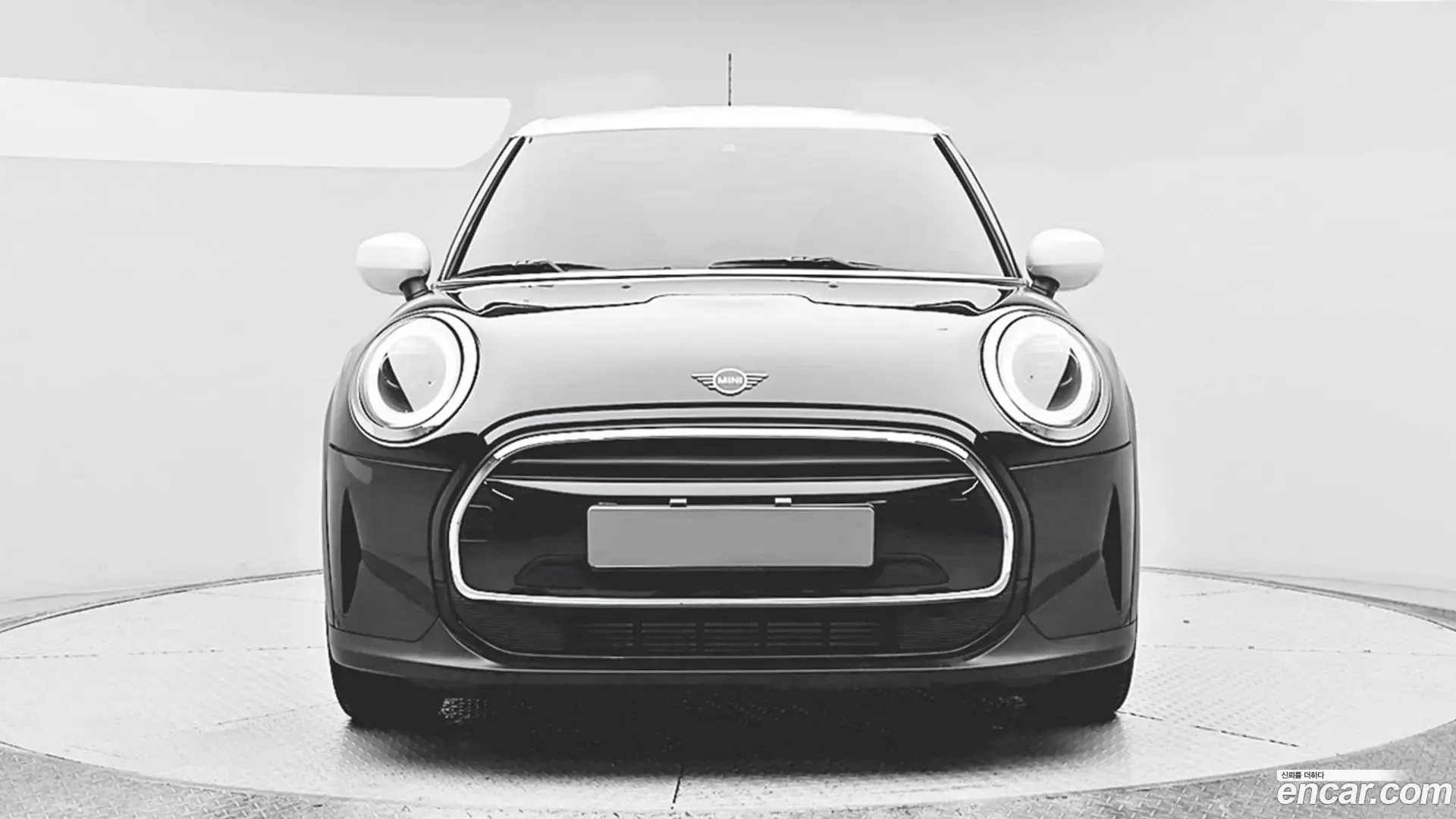 Main__Slider__Photo:Cooper Mini 2023.1-1