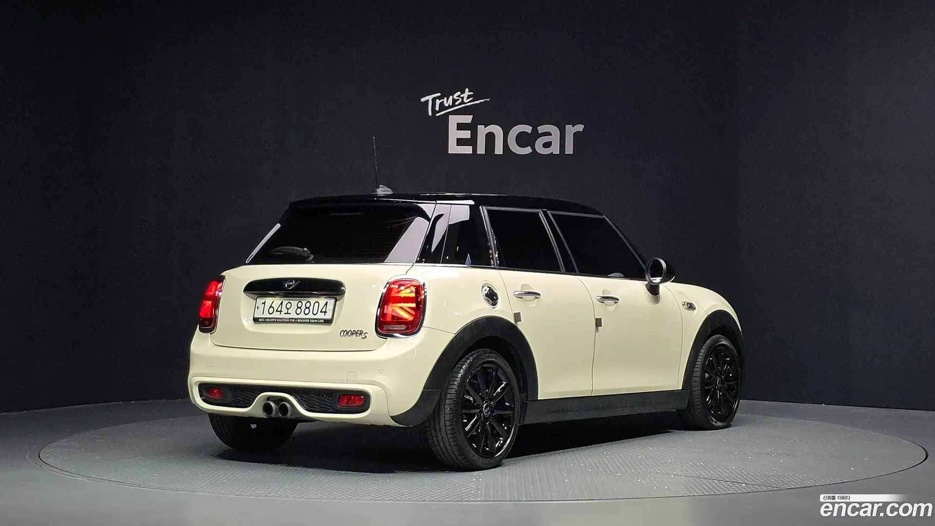 Main__Slider__Photo:Cooper Mini 2019.9-1