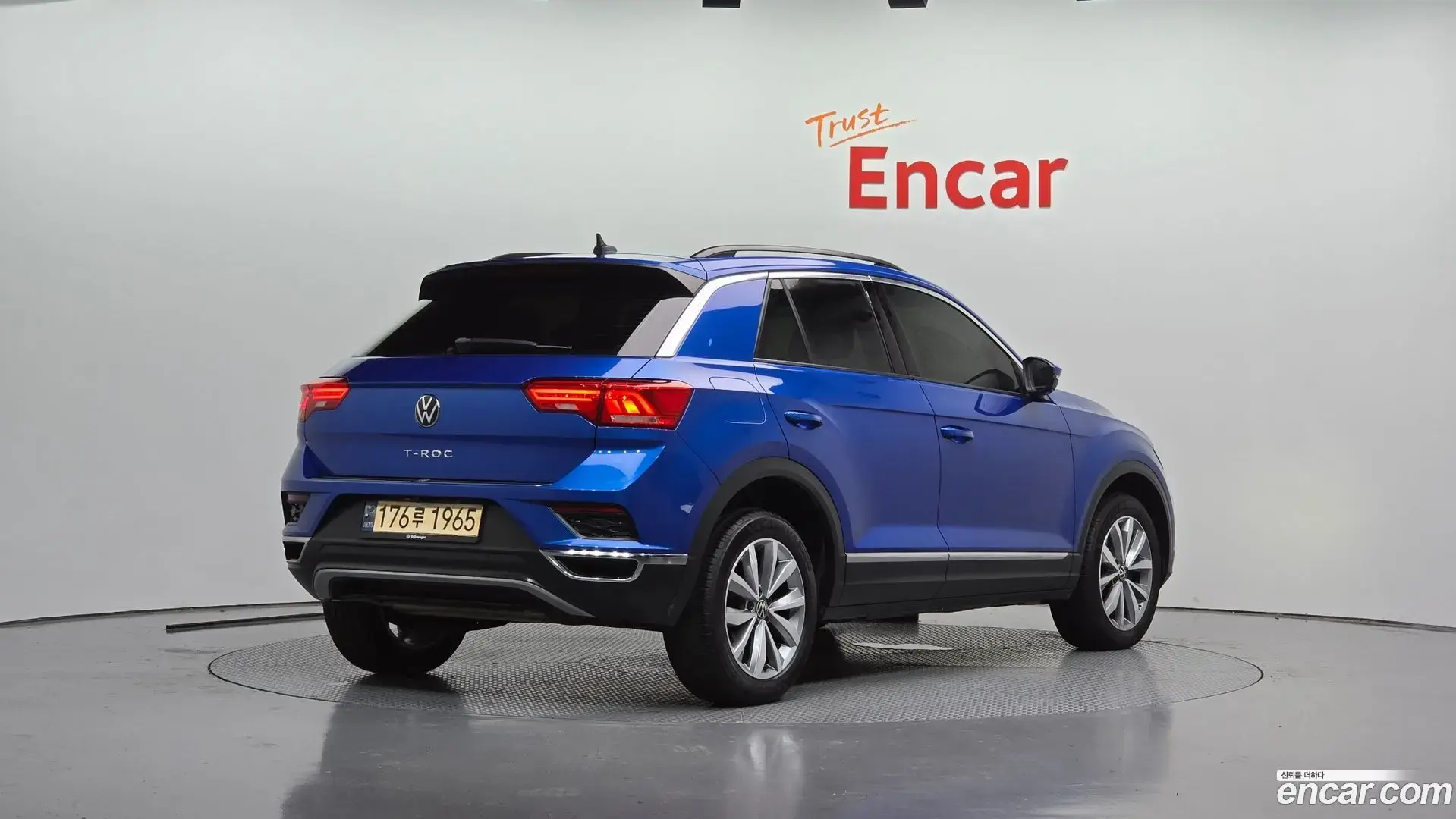 Main__Slider__Photo:T-Roc Volkswagen 2021.11-1