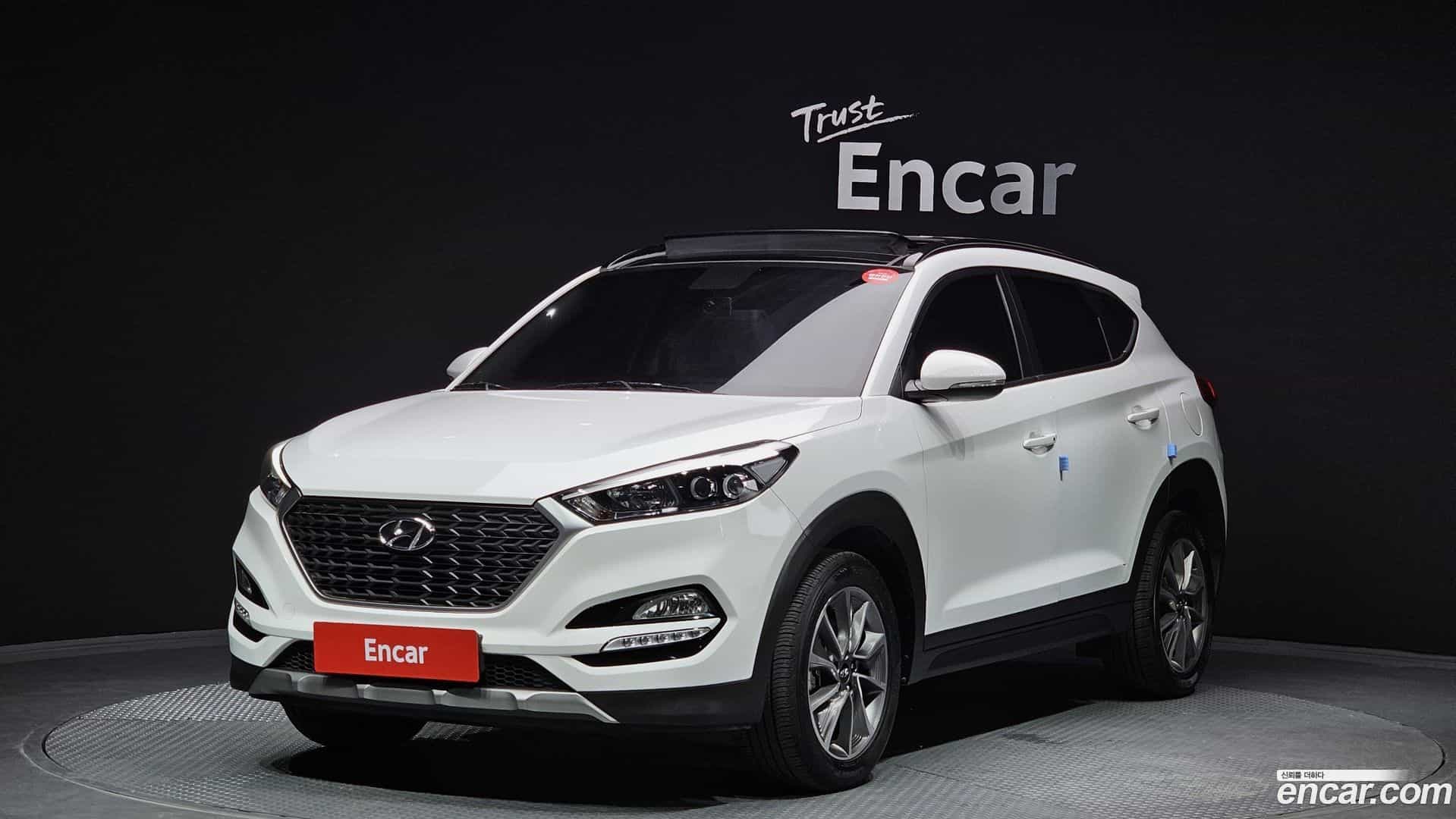 Tucson Hyundai 2017.10-OUTER-001