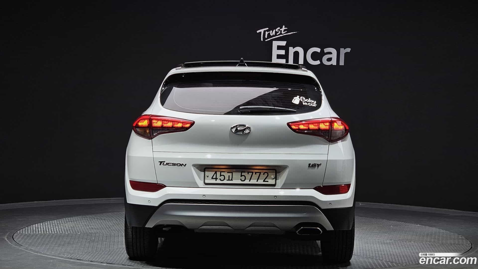Tucson Hyundai 2017.10-OUTER-004