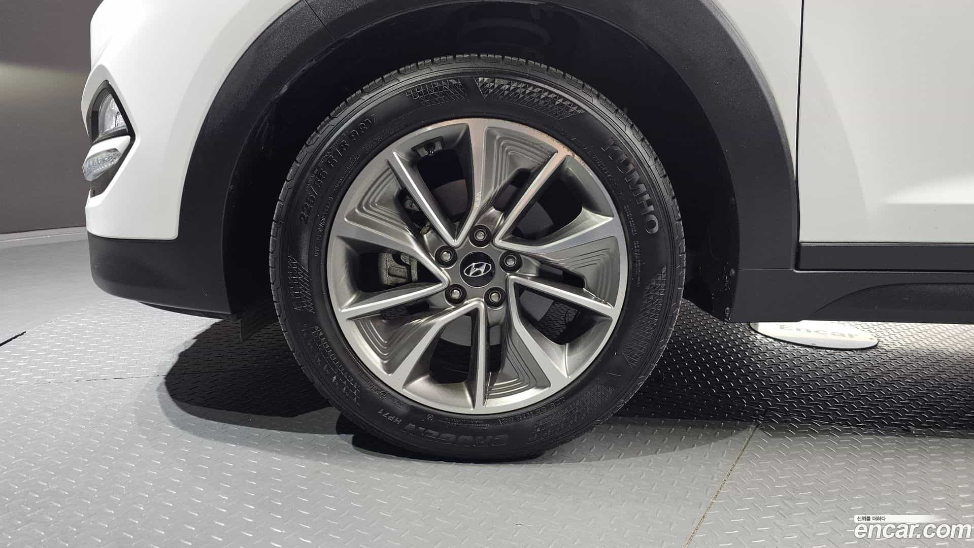 Tucson Hyundai 2017.10-OUTER-005