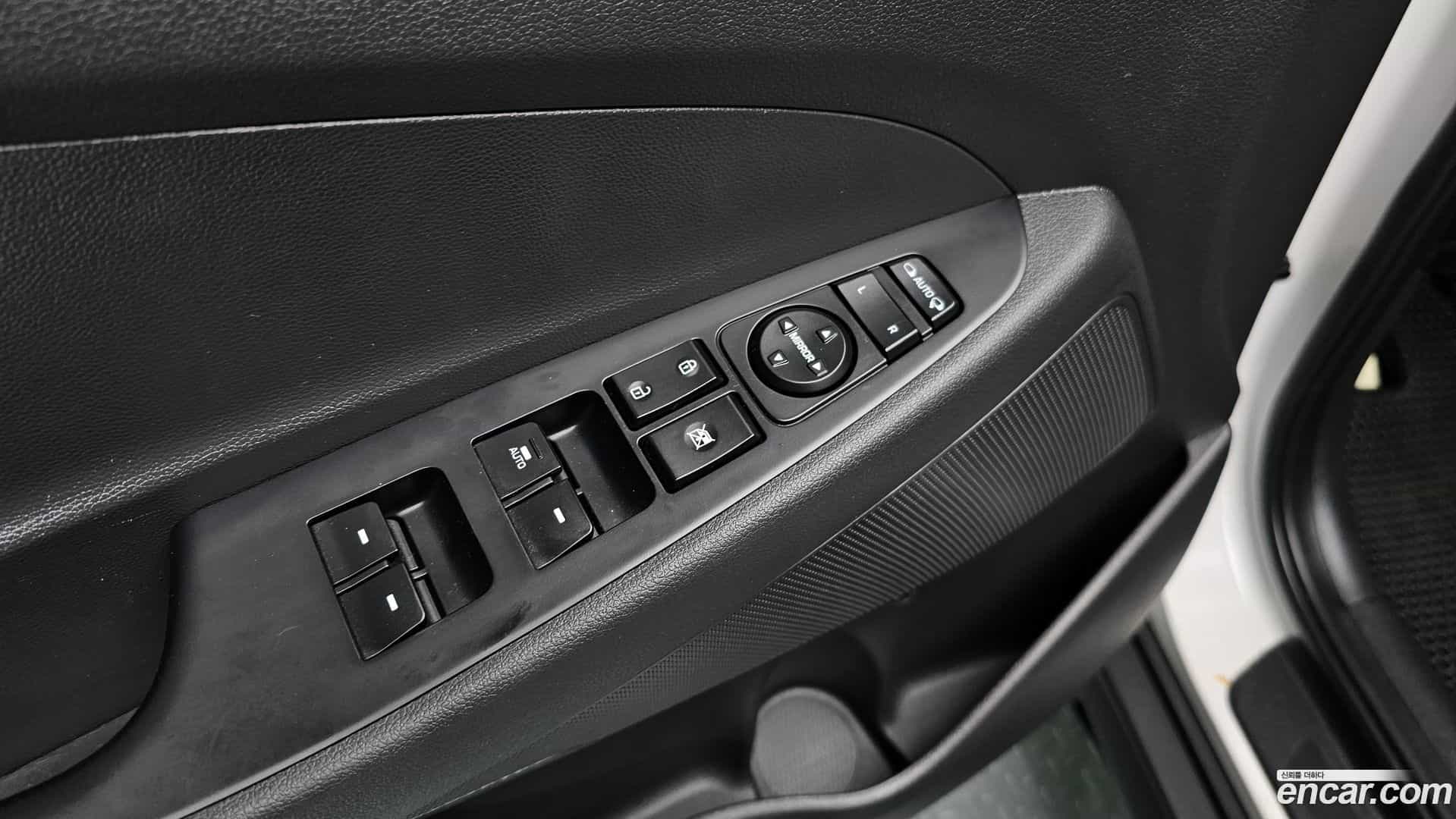 Tucson Hyundai 2017.10-OPTION-024