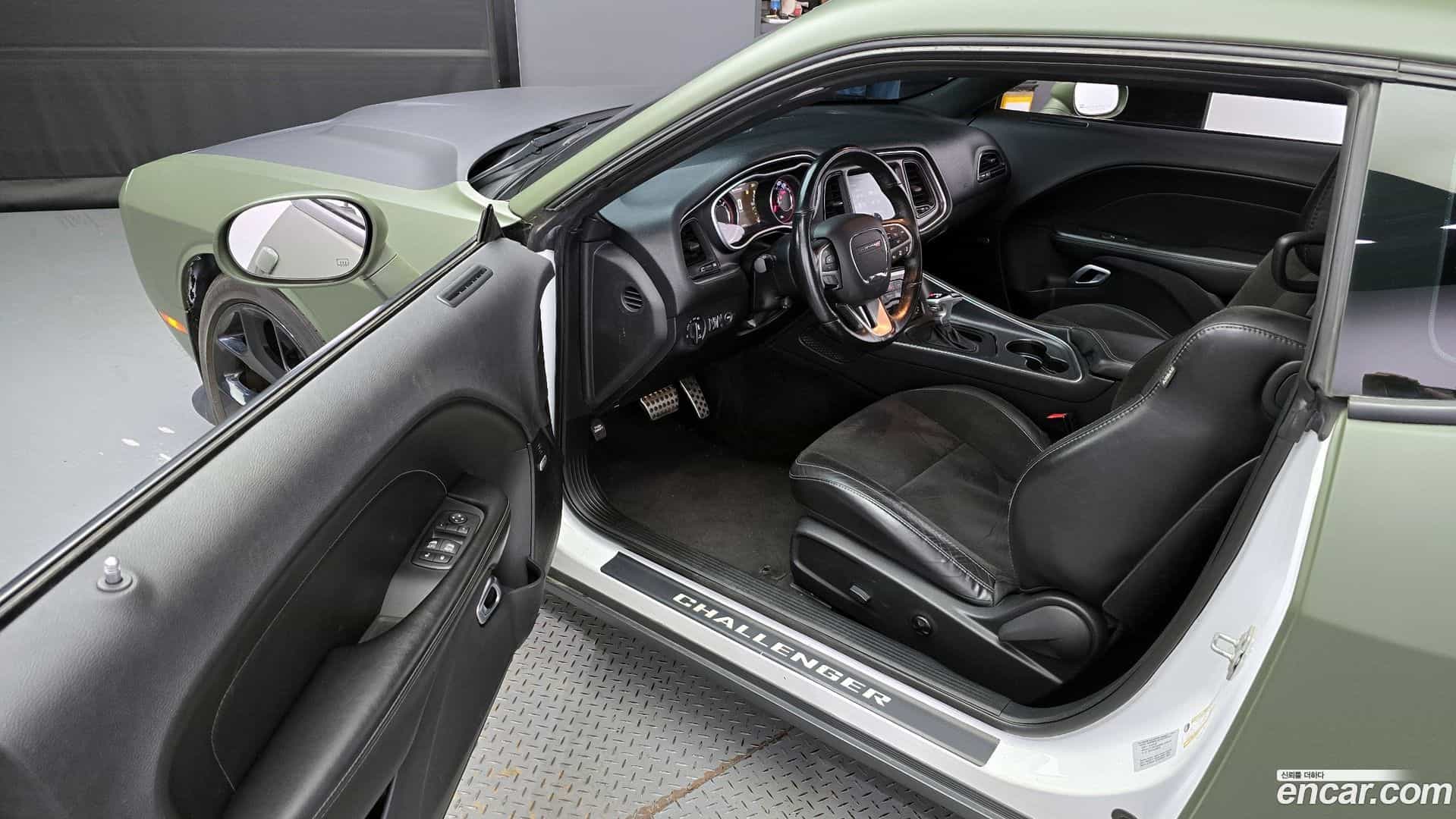 Challenger Dodge 2016.11-INNER-010