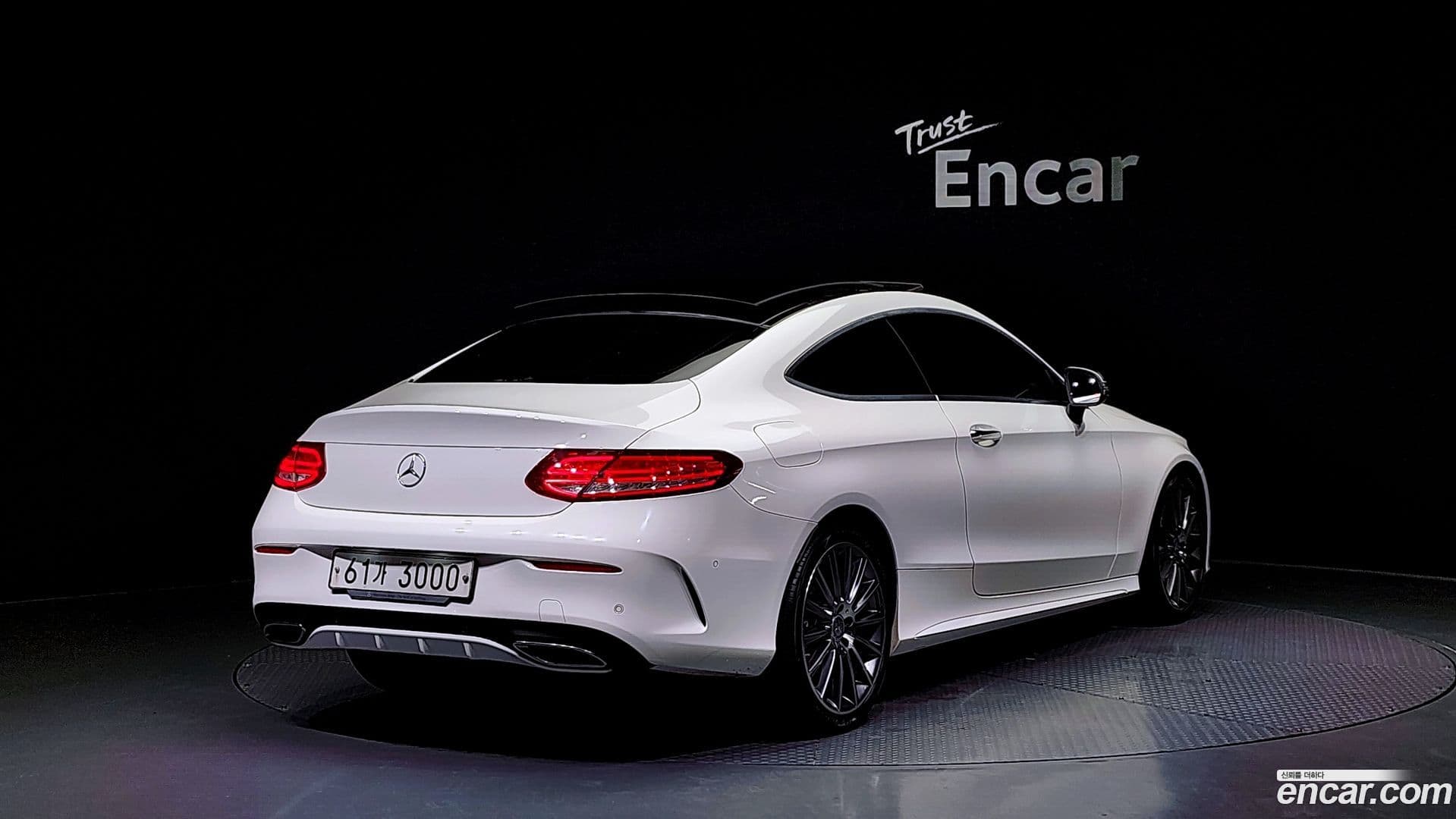 Main__Slider__Photo:C-Class Mercedes-Benz 2017.5-0