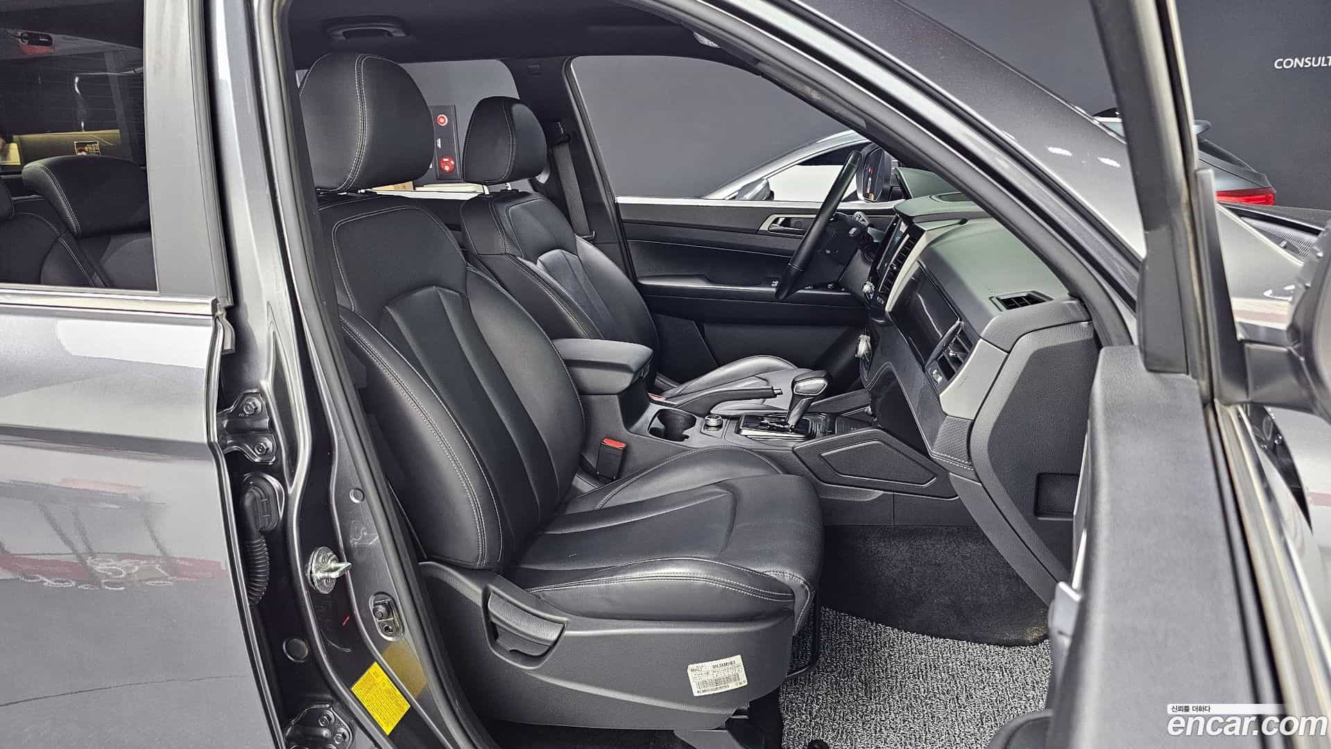 Rexton KG Mobility 2022.5-INNER-010