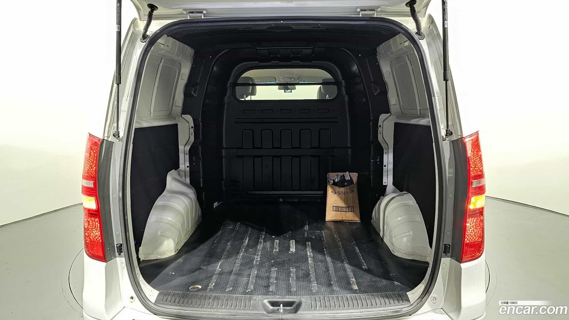 Starex Hyundai 2019.1-OPTION-023