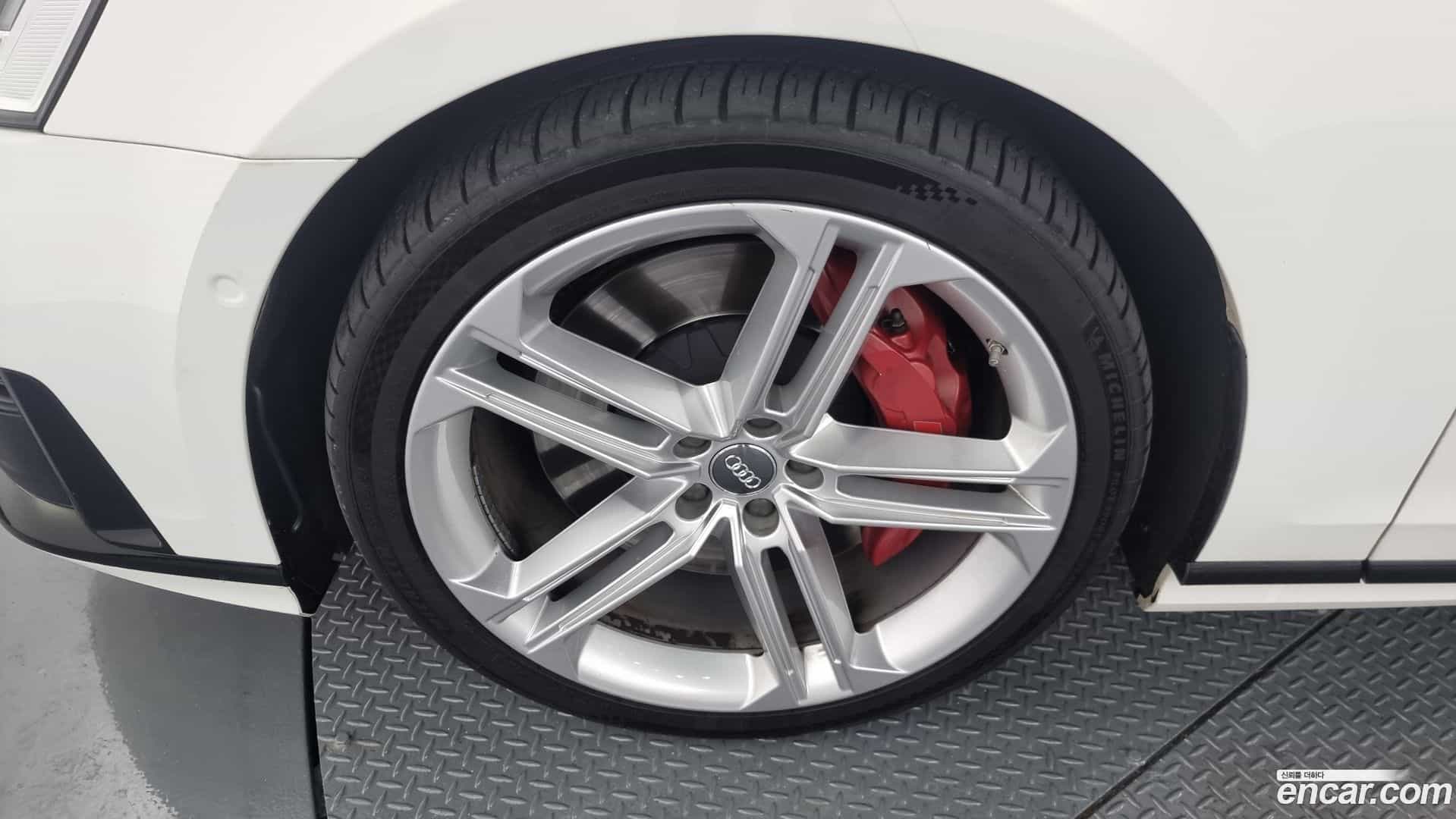 S8 Audi 2020.10-OUTER-005