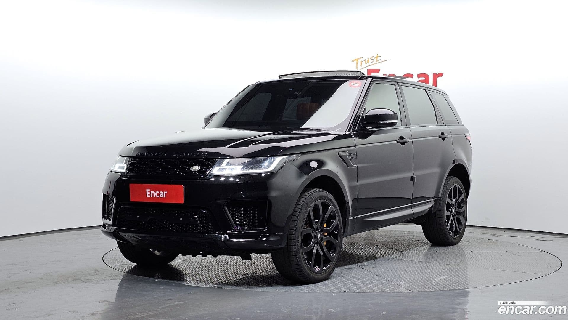 Main__Slider__Photo:Range Rover Sport Land Rover 2015.2-0