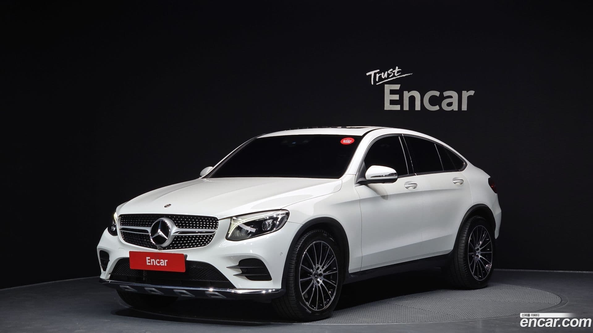 Main__Slider__Photo:GLC-Class Mercedes-Benz 2019.9-0