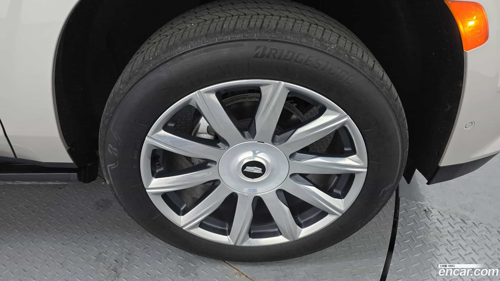 Escalade Cadillac 2022.3-OUTER-005