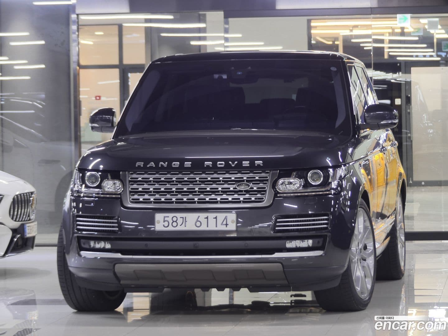 Main__Slider__Photo:Range Rover Land Rover 2017.4-0