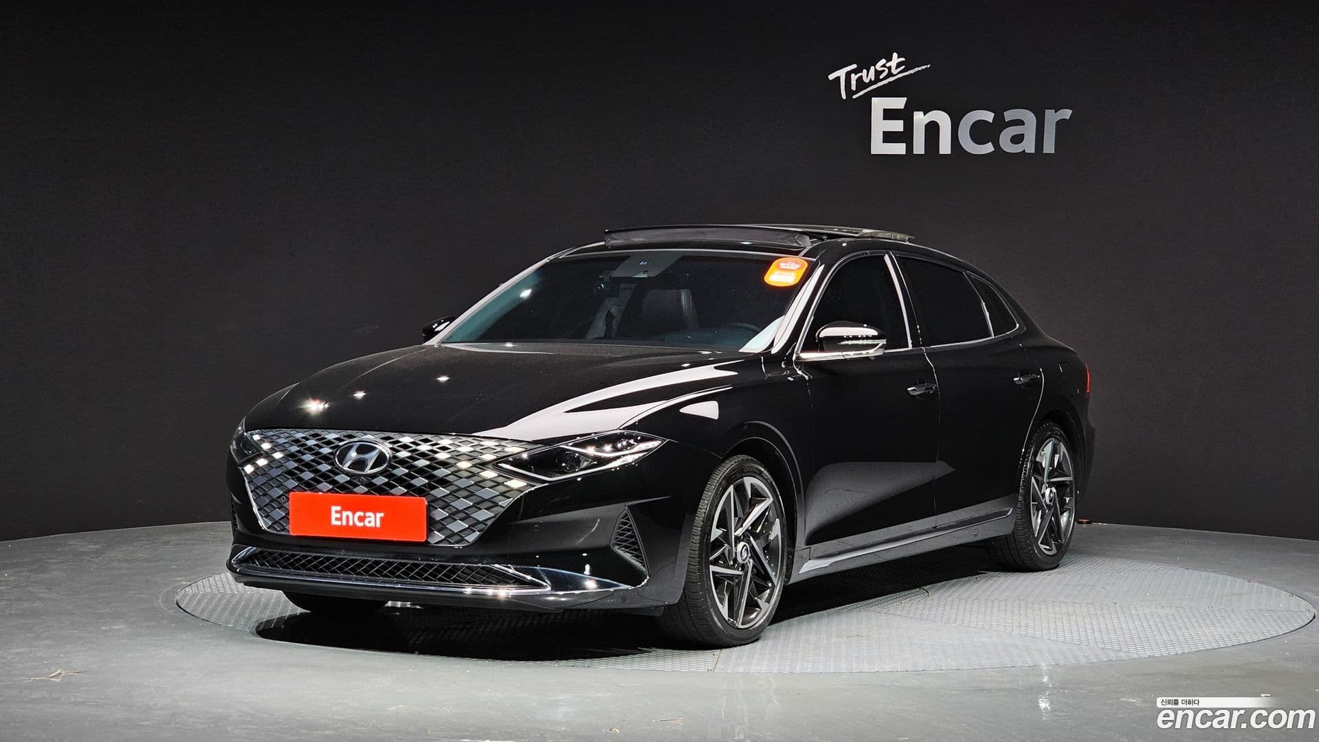 Main__Slider__Photo:Grandeur Hyundai 2021.4-0