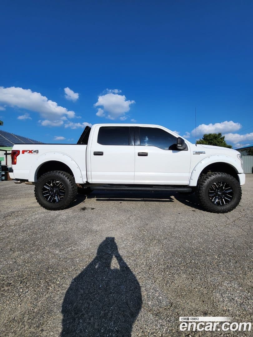Main__Slider__Photo:F150 Ford 2015.11-0