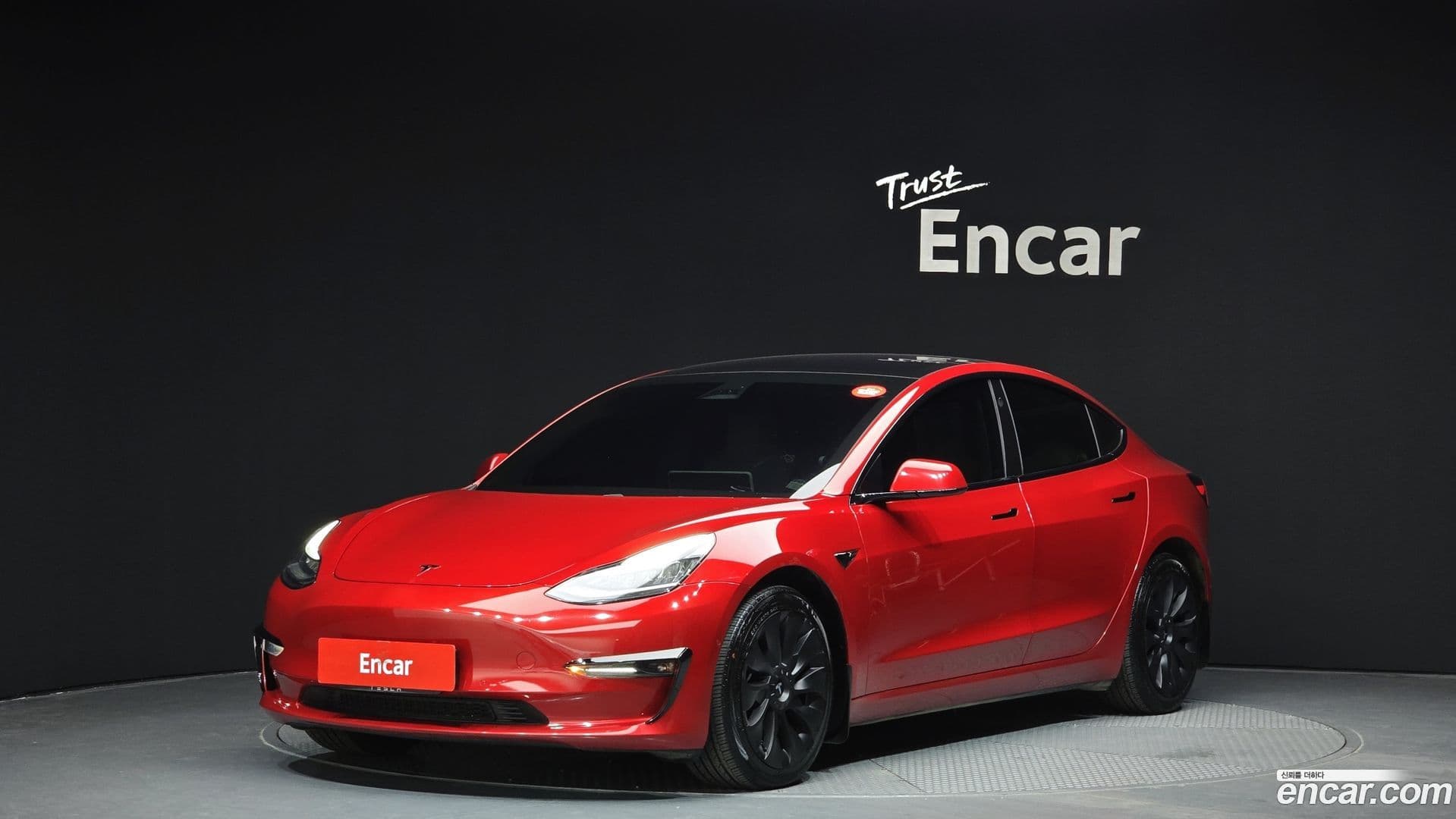 Main__Slider__Photo:Model 3 Tesla 2020.5-0