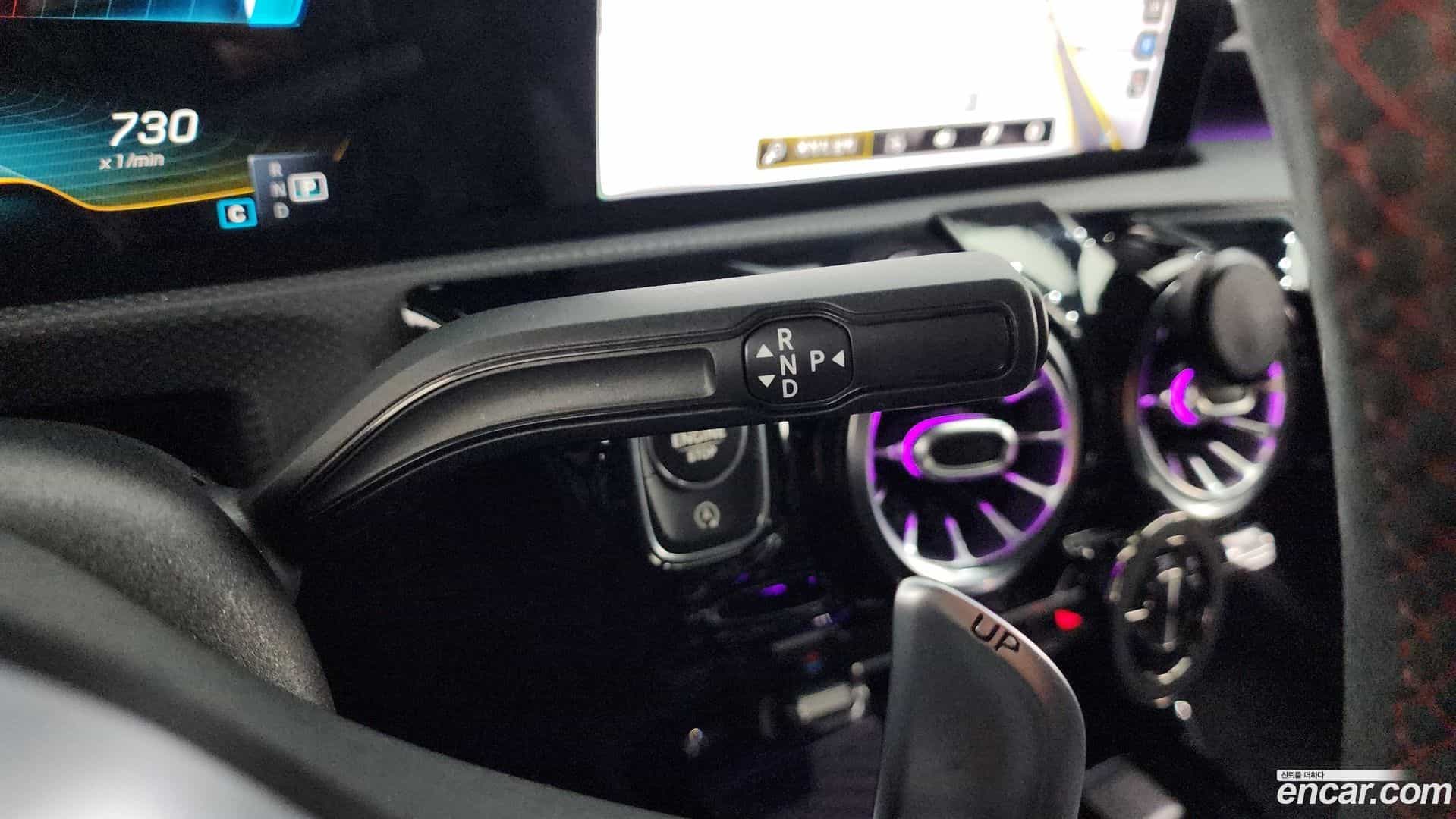 CLA-Class Mercedes-Benz 2020.9-INNER-009