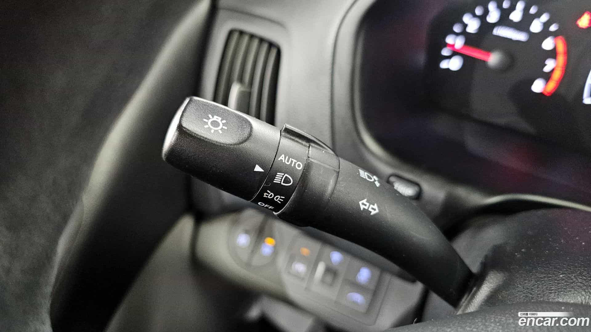 Starex Hyundai 2019.3-OPTION-020