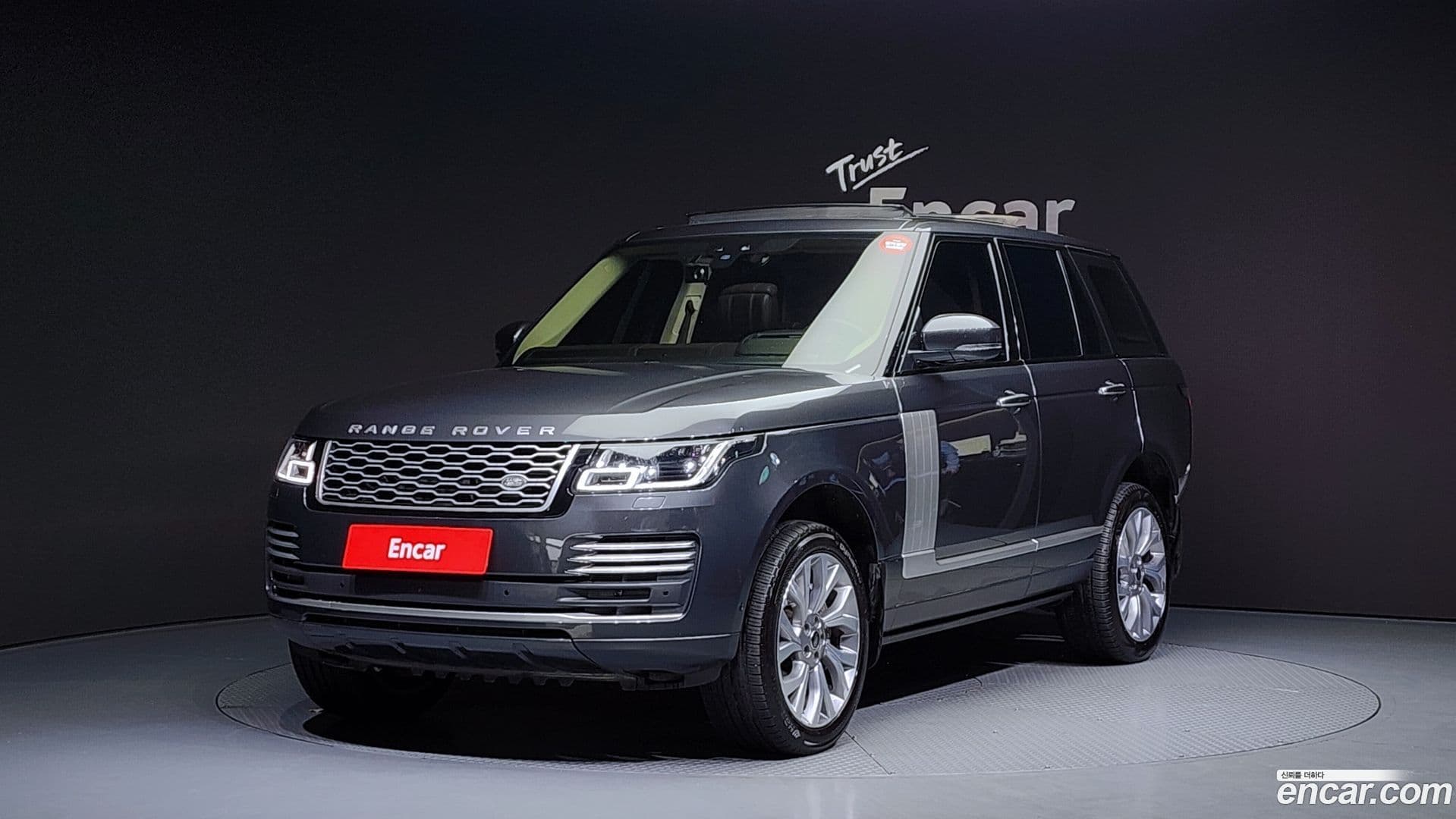 Main__Slider__Photo:Range Rover Land Rover 2019.4-0