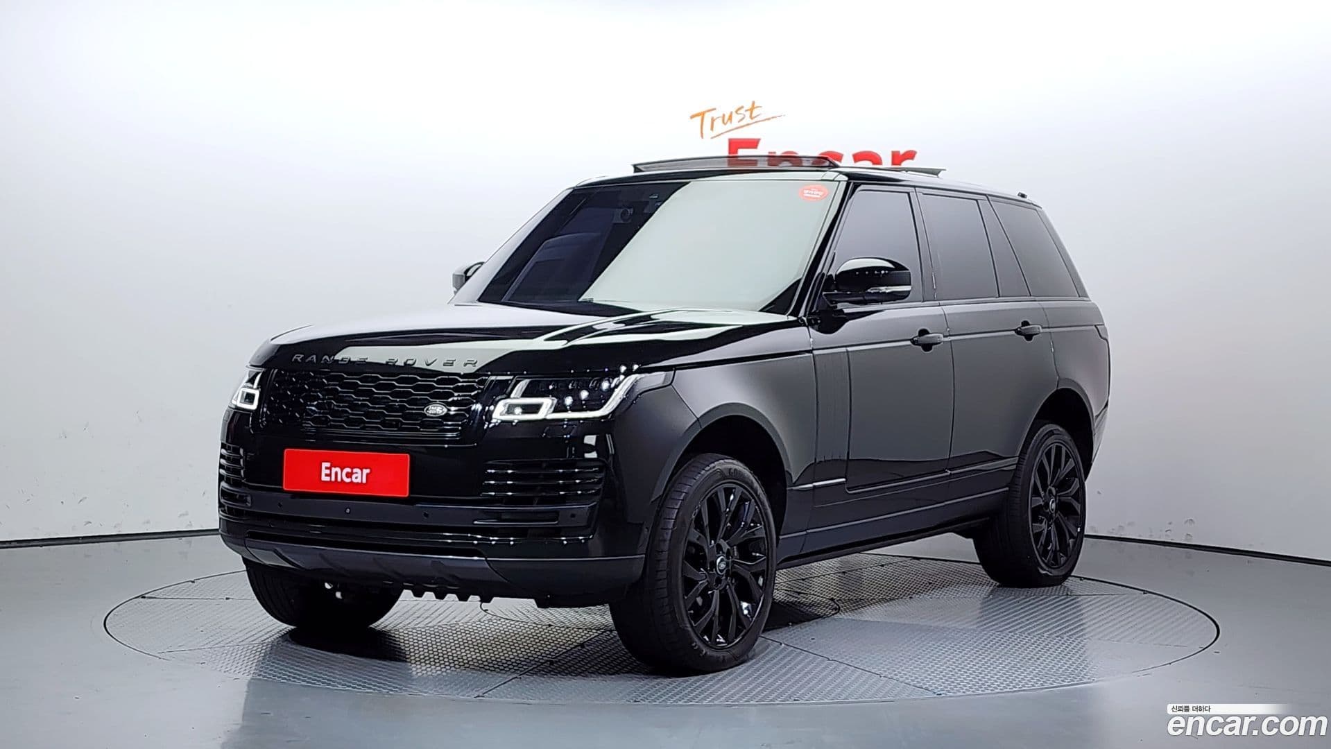 Main__Slider__Photo:Range Rover Land Rover 2019.4-0