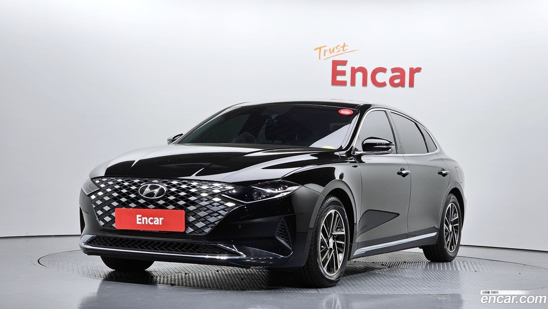 Main__Slider__Photo:Grandeur Hyundai 2021.1-0