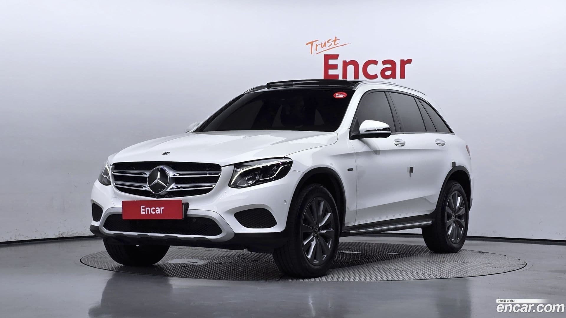 Main__Slider__Photo:GLC-Class Mercedes-Benz 2019.6-0