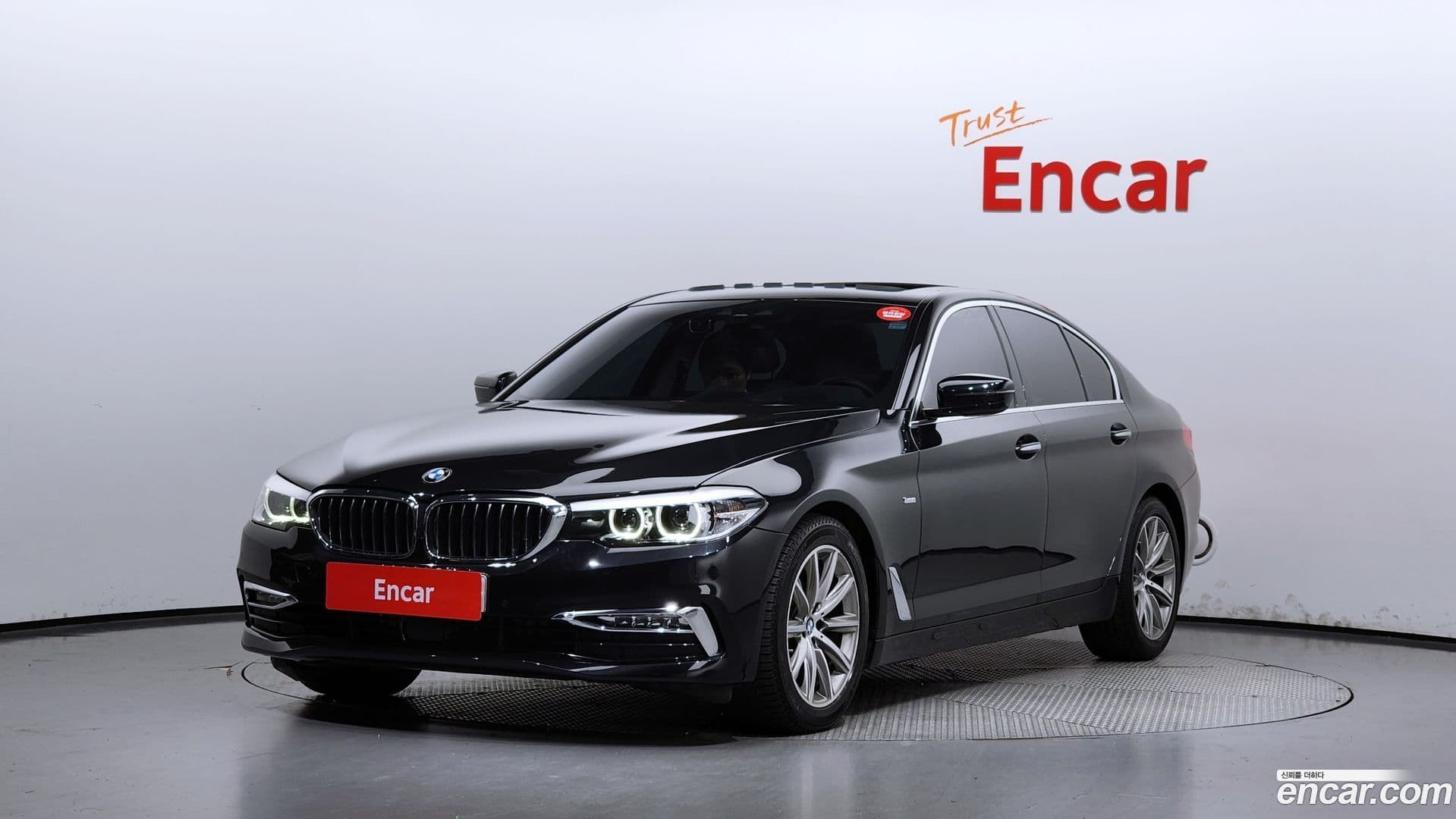 Main__Slider__Photo:5-Series BMW 2018.8-0