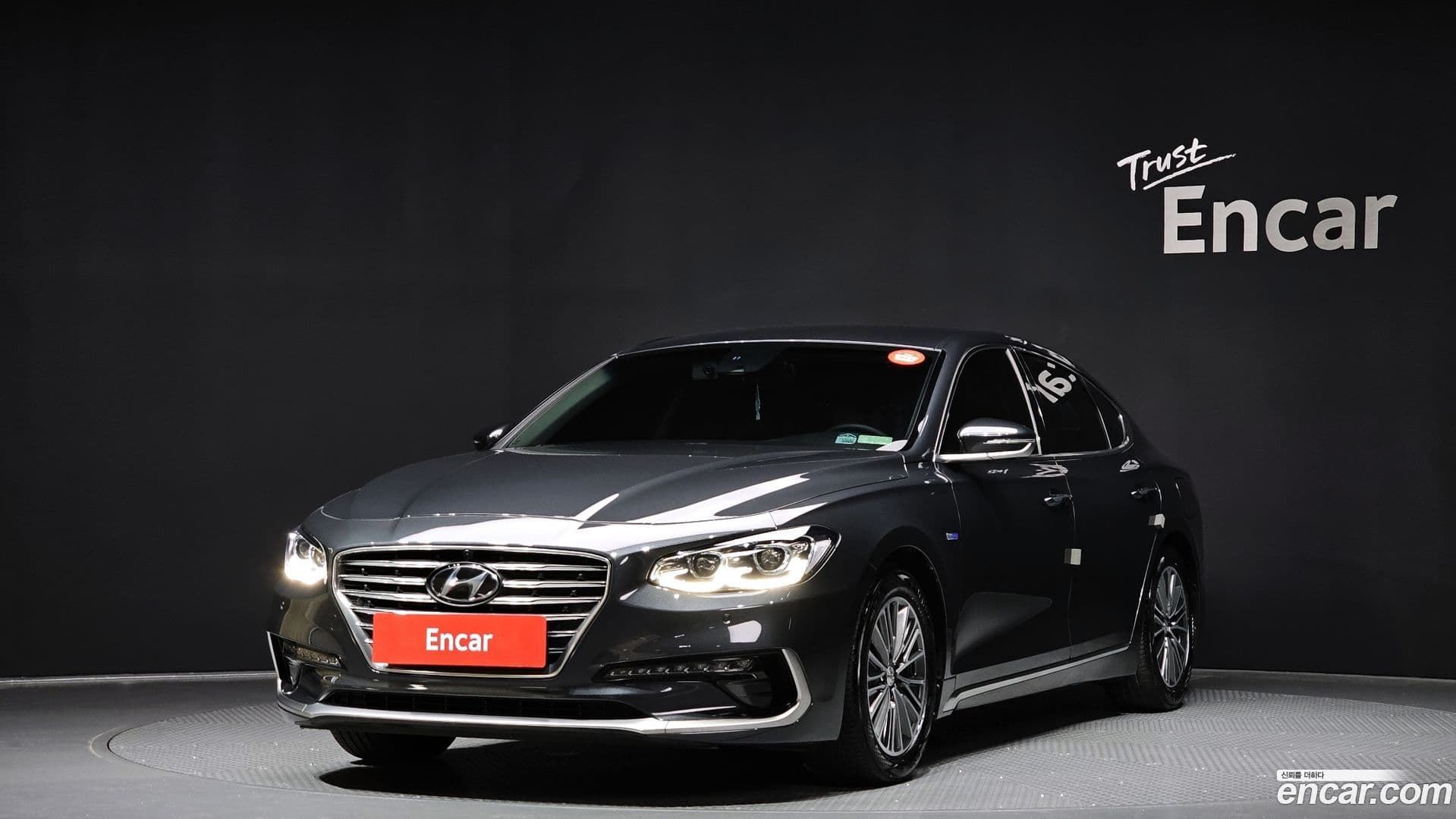 Main__Slider__Photo:Grandeur Hyundai 2018.1-0