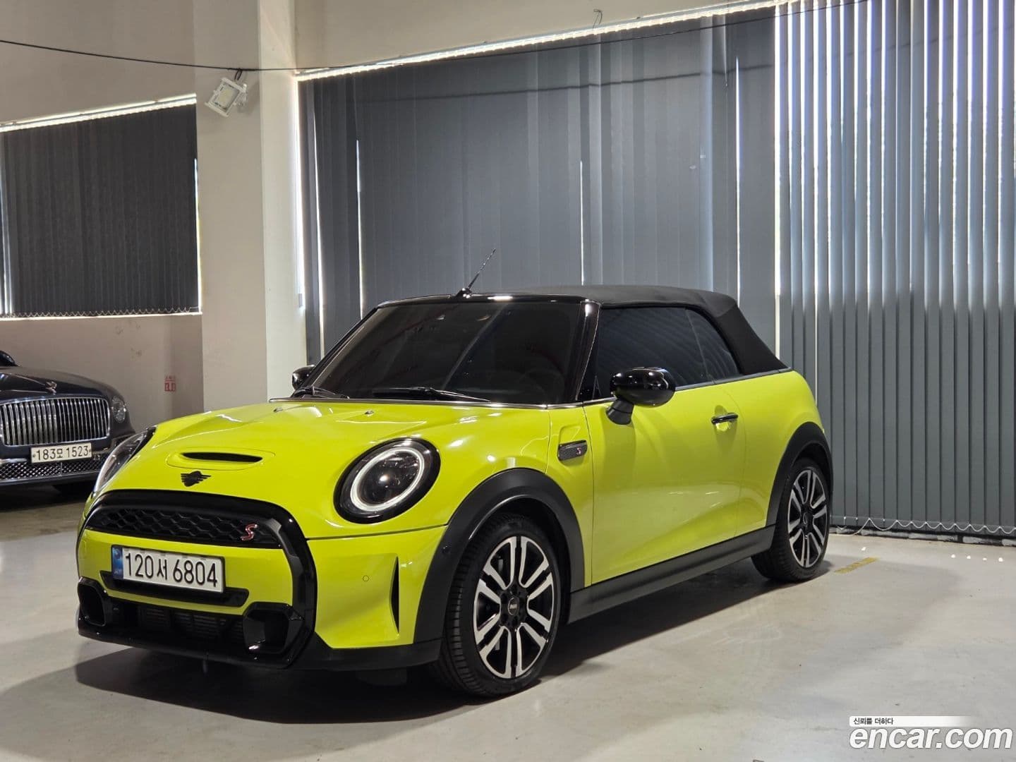 Main__Slider__Photo:Cooper Convertible Mini 2024.6-0