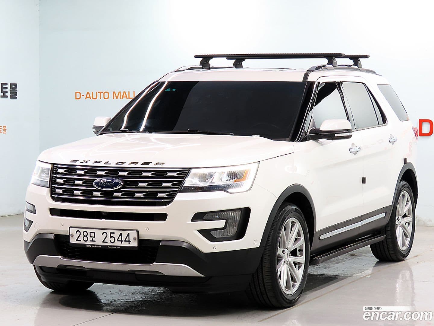 Main__Slider__Photo:Explorer Ford 2017.2-0
