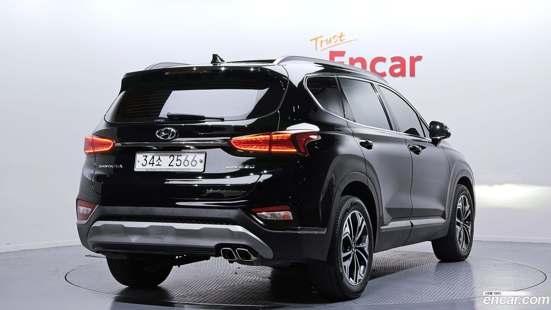 Main__Slider__Photo:Santafe Hyundai 2018.9-0