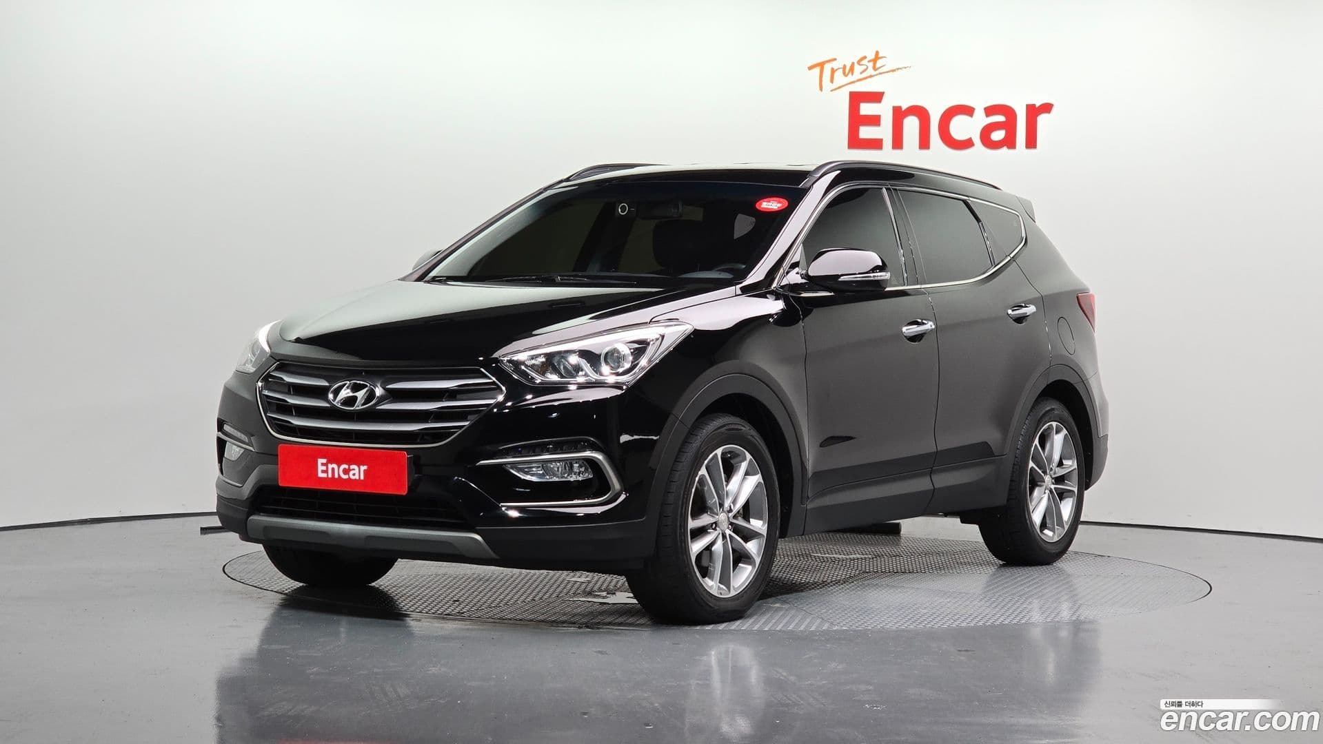 Main__Slider__Photo:Santafe Hyundai 2017.2-0
