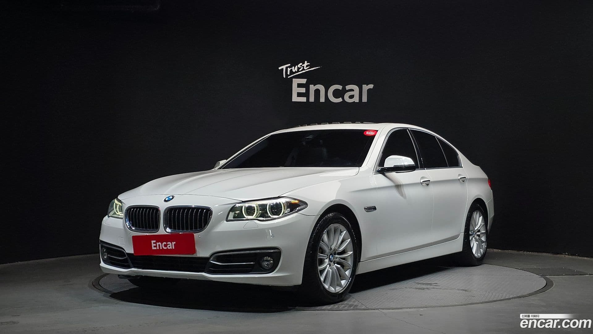 Main__Slider__Photo:5-Series BMW 2015.3-0