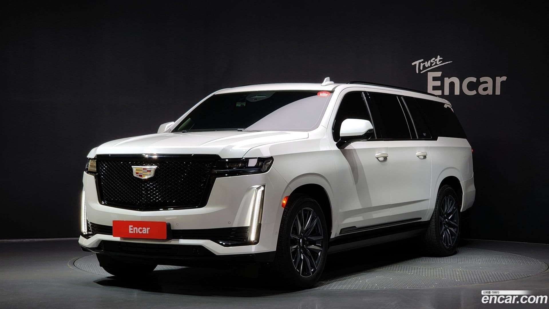 Main__Slider__Photo:Escalade Cadillac 2021.11-0