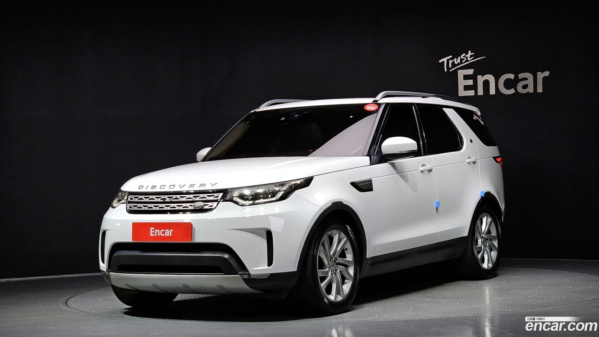 Main__Slider__Photo:Discovery Land Rover 2017.11-0