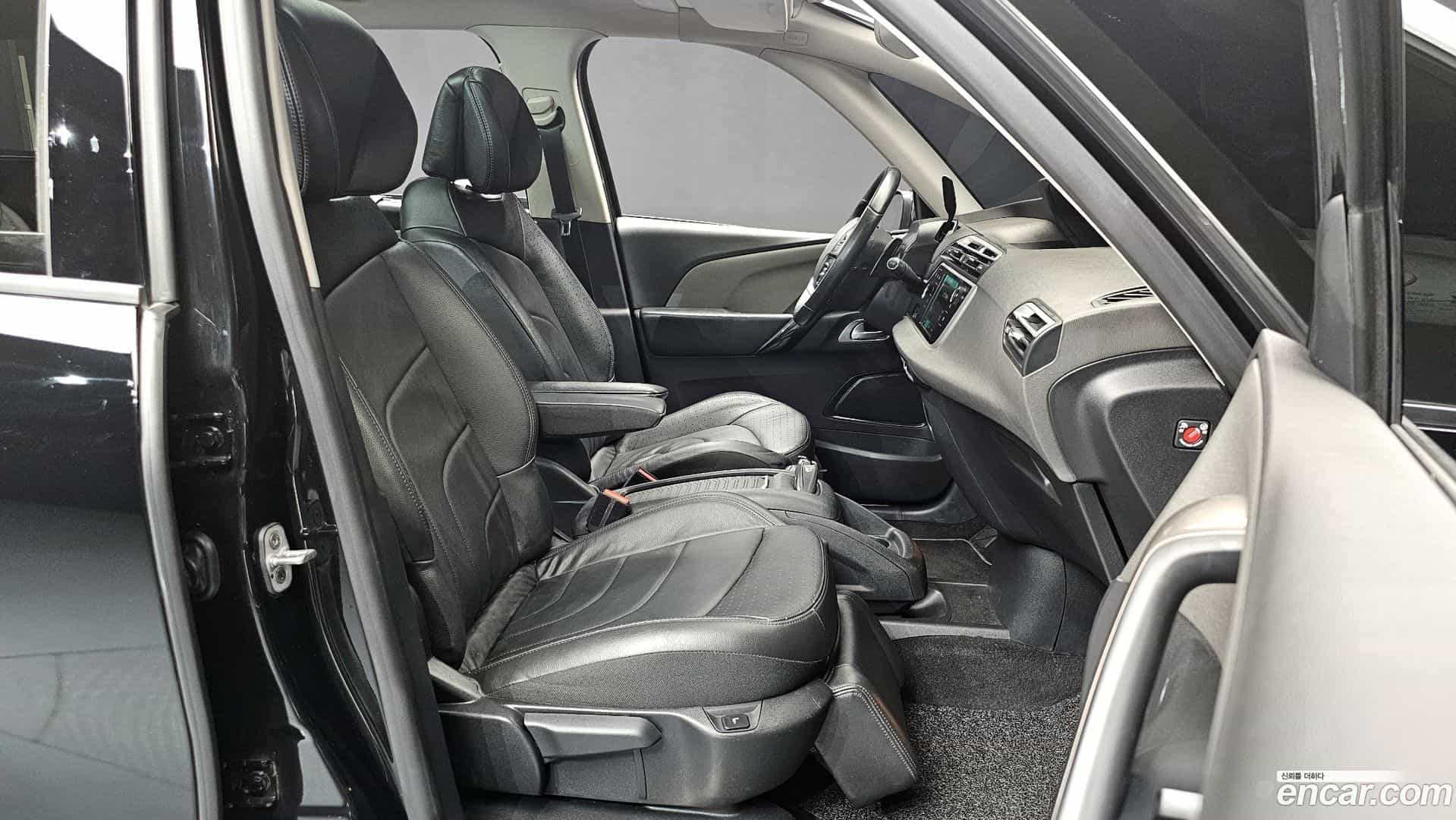 C4 SpaceTourer Citroën / DS 2022.0-INNER-010