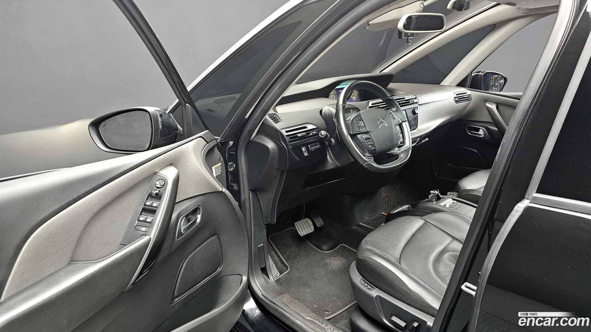 C4 SpaceTourer Citroën / DS 2022.0-OPTION-015