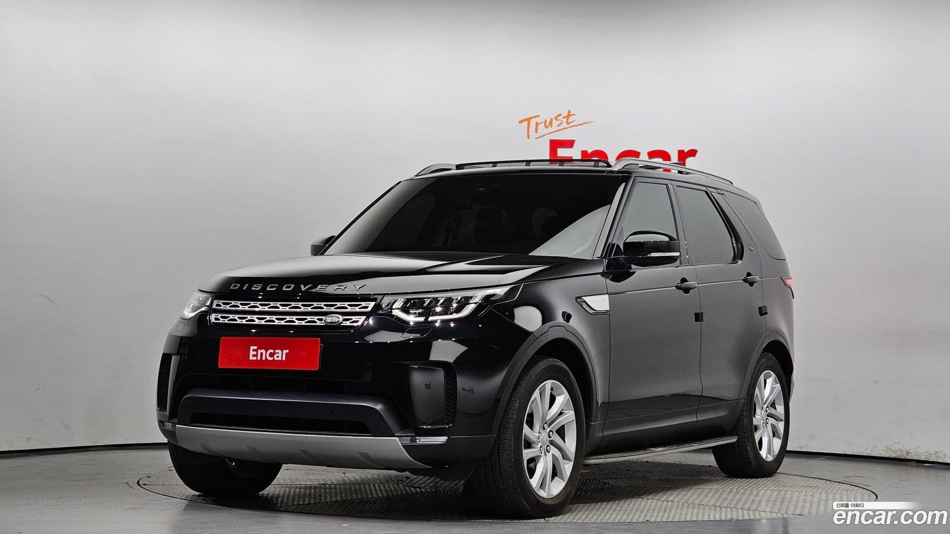 Main__Slider__Photo:Discovery Land Rover 2017.11-0