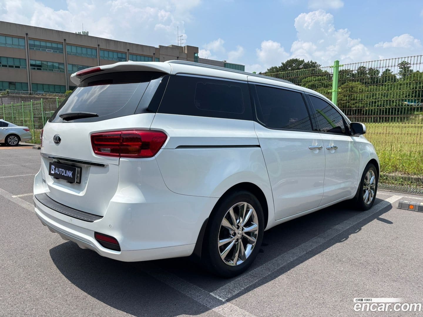 Main__Slider__Photo:Canival Kia 2019.2-0