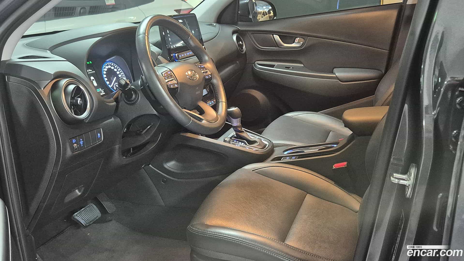 Kona Hyundai 2021.1-INNER-010