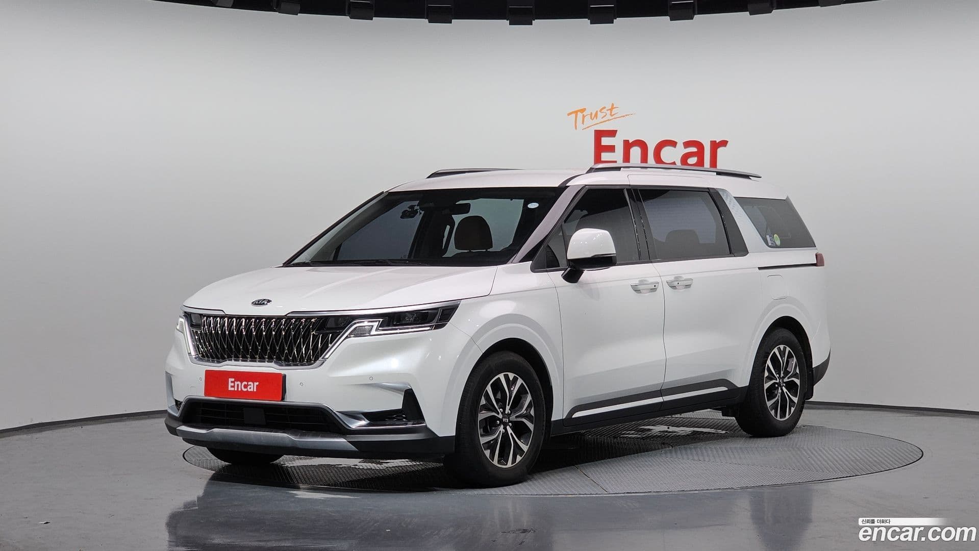 Main__Slider__Photo:Canival Kia 2021.5-0