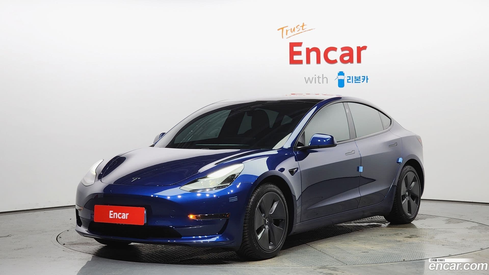 Main__Slider__Photo:Model 3 Tesla 2021.2-0