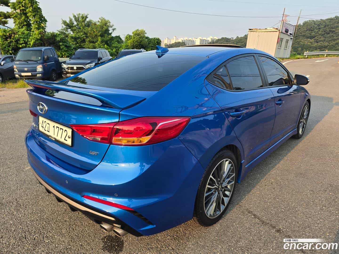 AVANTE Hyundai 2018.4-OUTER-004