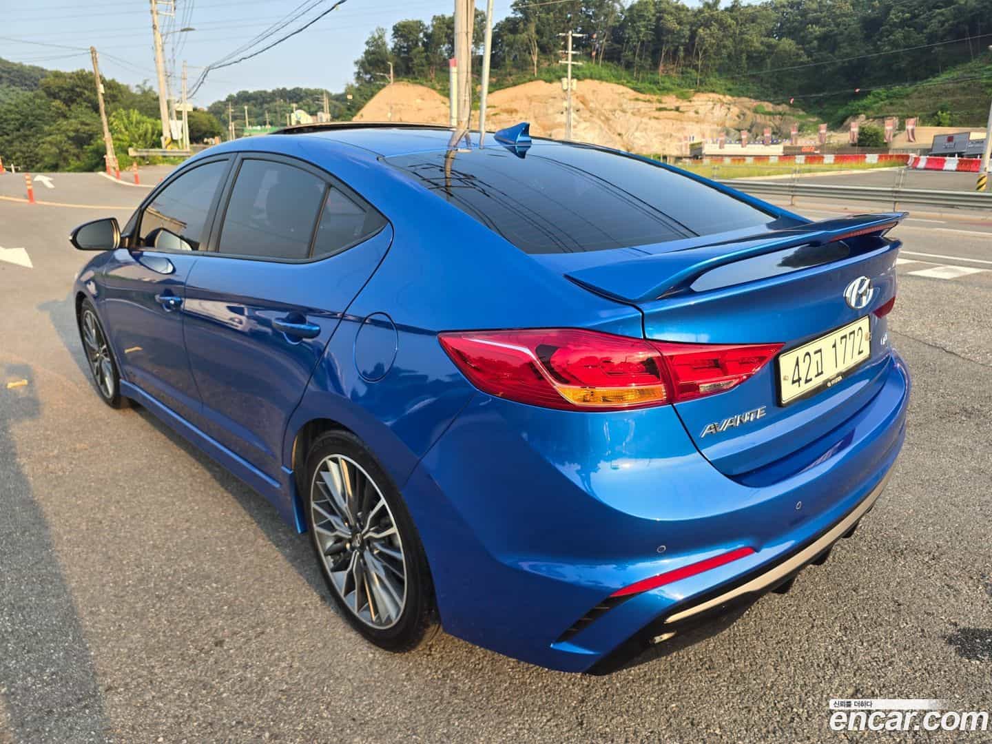 AVANTE Hyundai 2018.4-OUTER-006