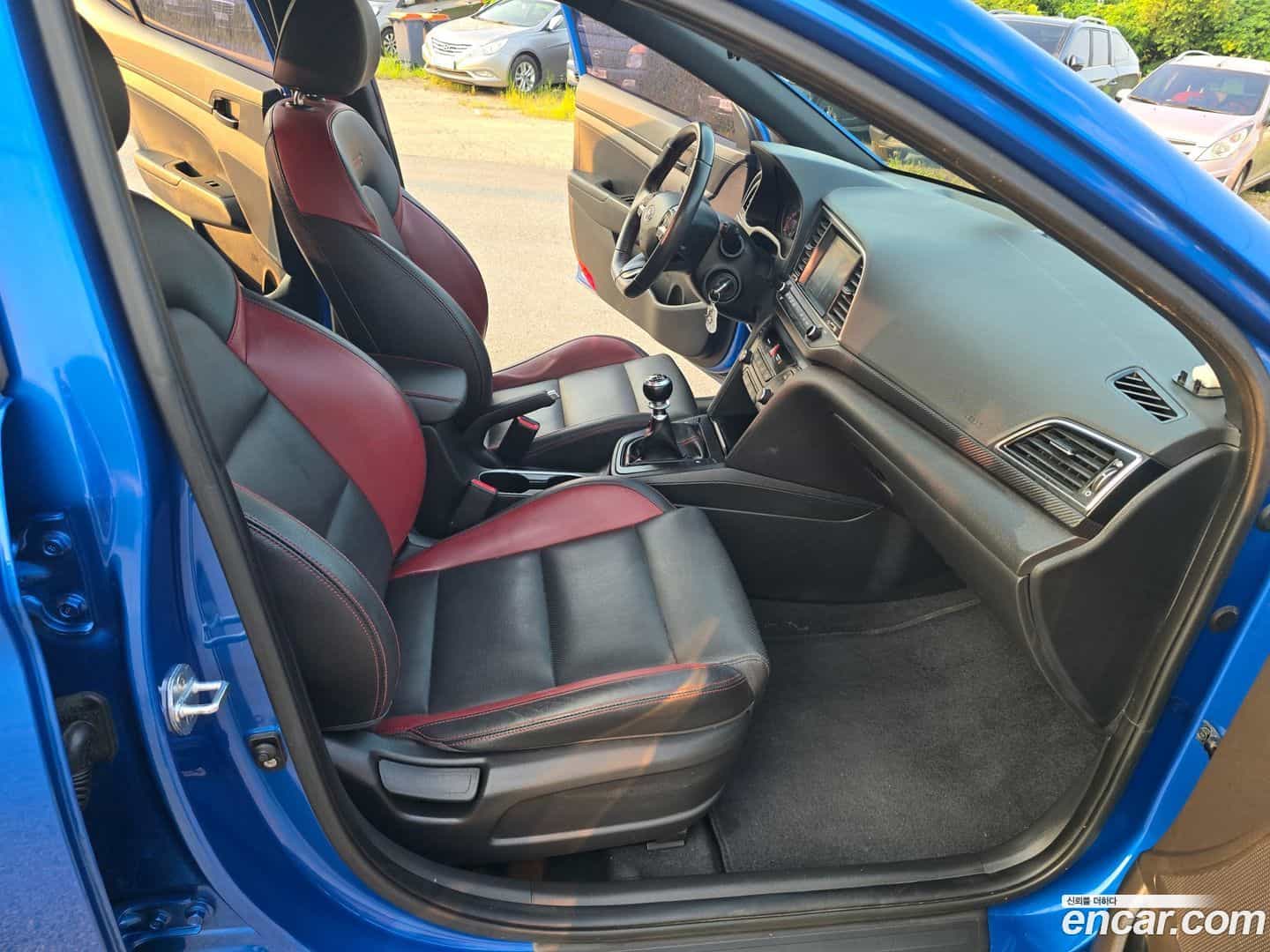 AVANTE Hyundai 2018.4-OPTION-016