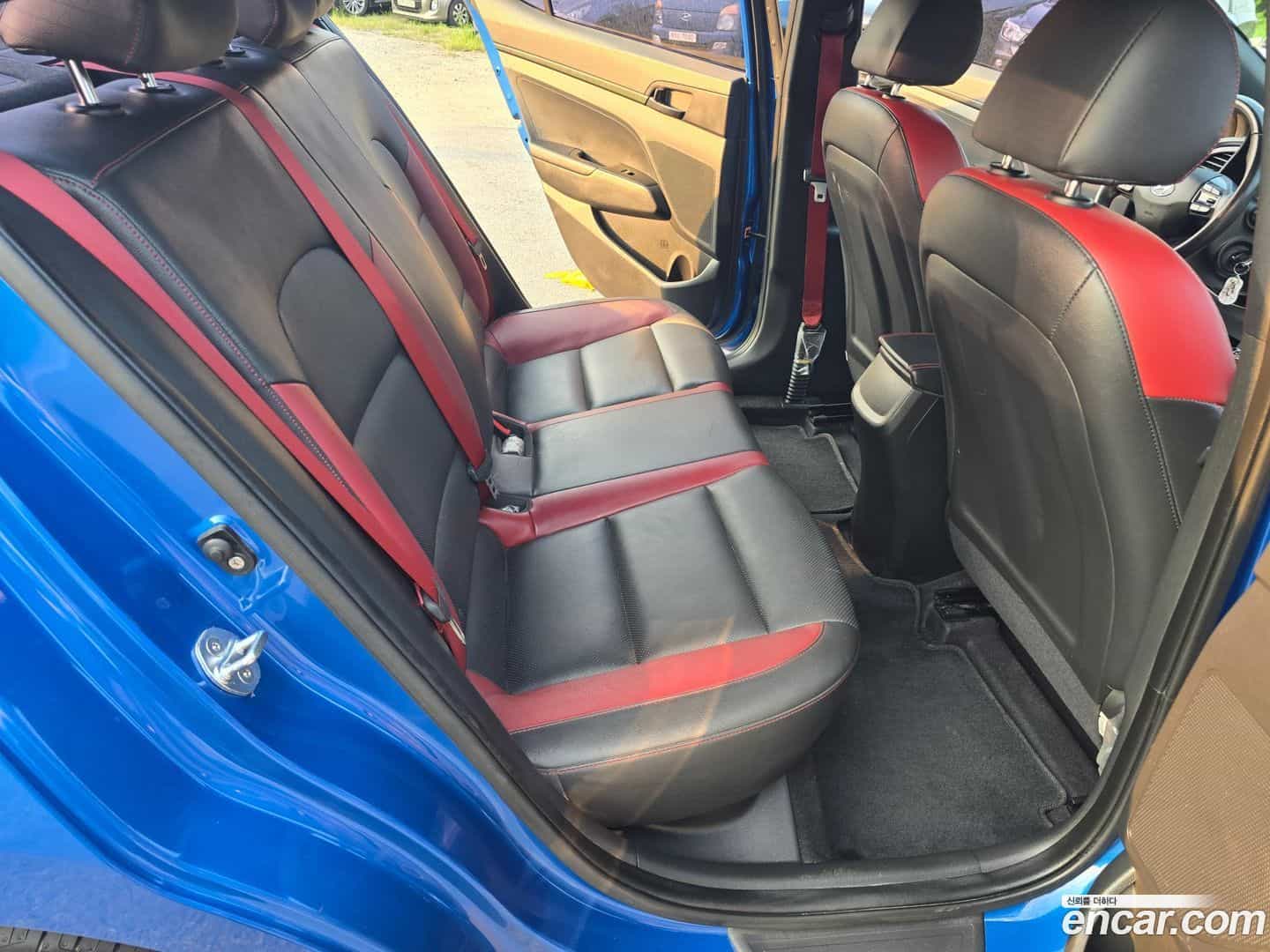 AVANTE Hyundai 2018.4-OPTION-017