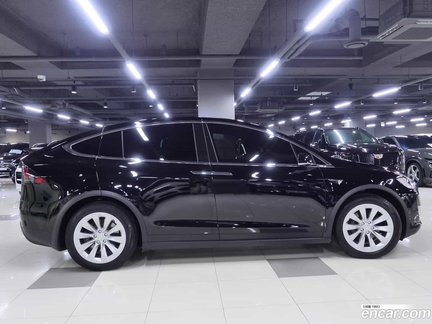 Model X Tesla 2020.9-OUTER-003