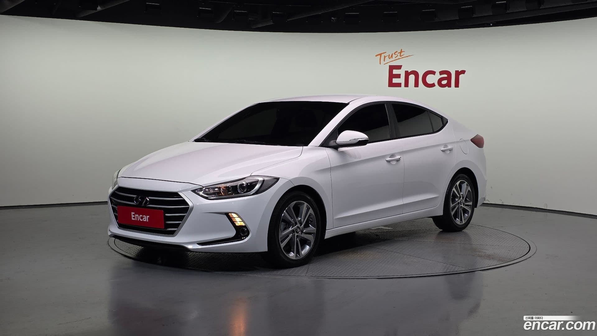 Main__Slider__Photo:AVANTE Hyundai 2017.3-0