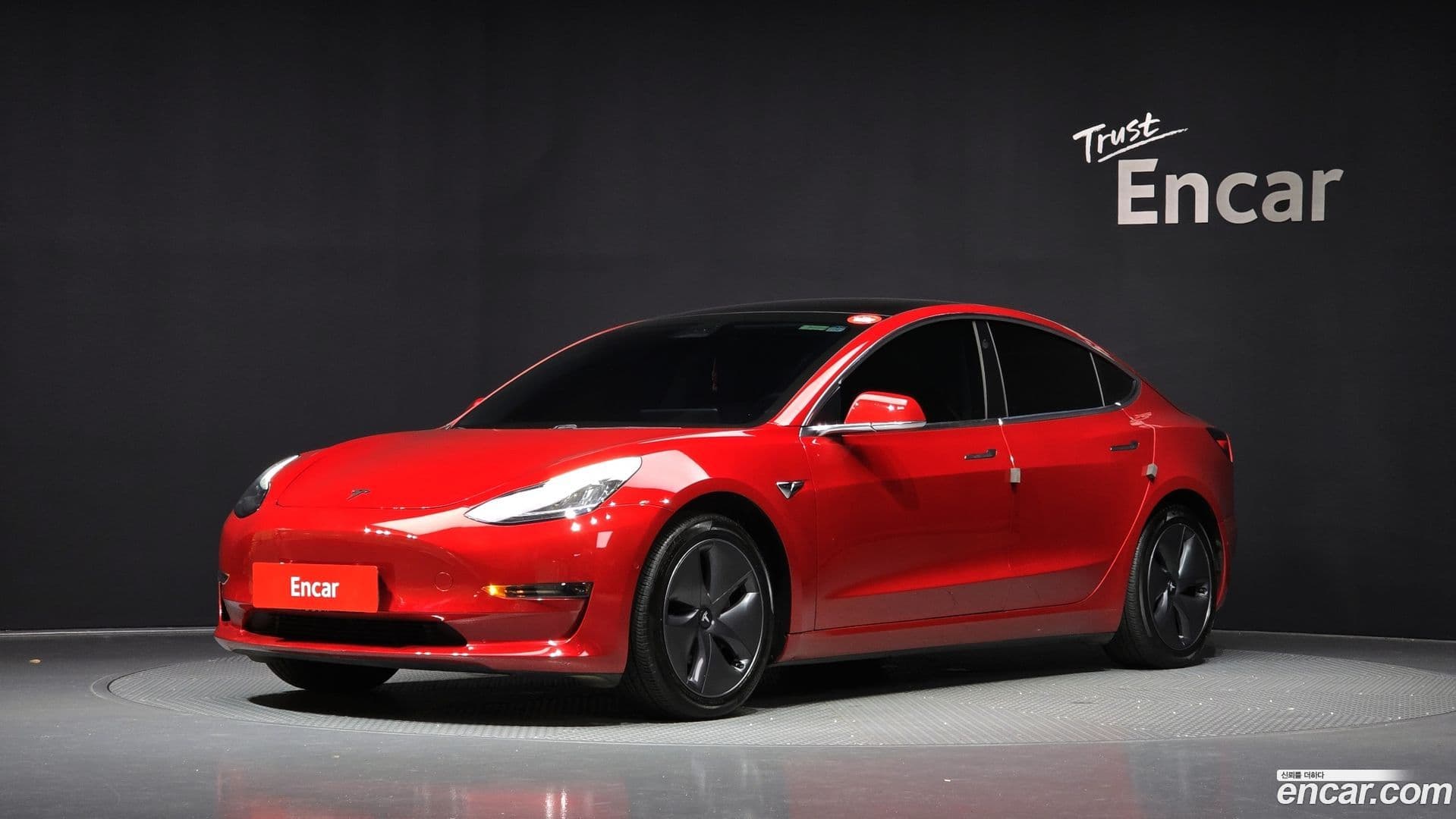 Main__Slider__Photo:Model 3 Tesla 2020.10-0