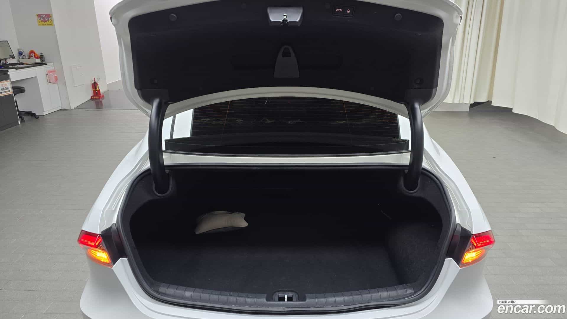 Grandeur Hyundai 2021.6-OPTION-024